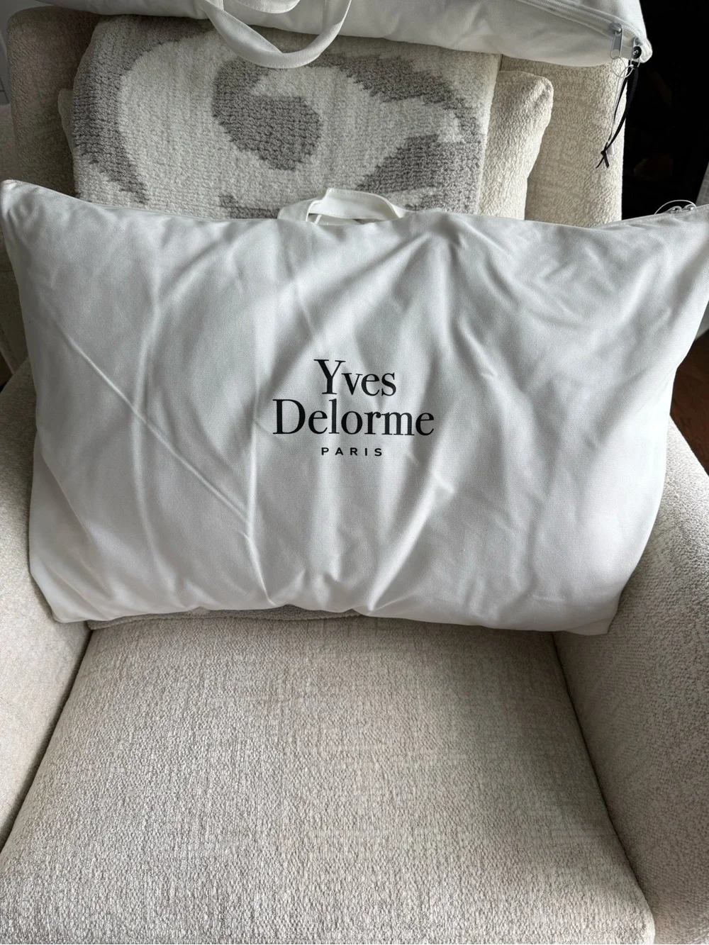 NEW Yves Delorme's Down & Feather pillow Queen size $230 MSRP